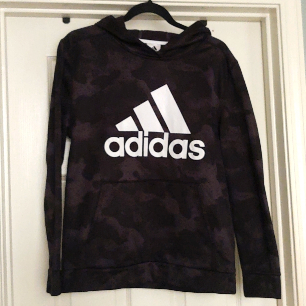 2 Adidas sweaters ❄️